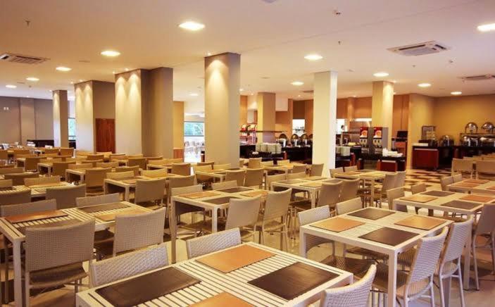 Wyndham Olimpia Royal Hotels Exterior foto The dining room at the University of Nottingham Malaysia Campus